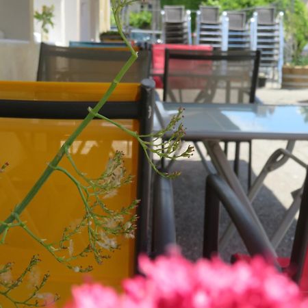 Auberge De La Petite Casserole Revest-des-Brousses 外观 照片